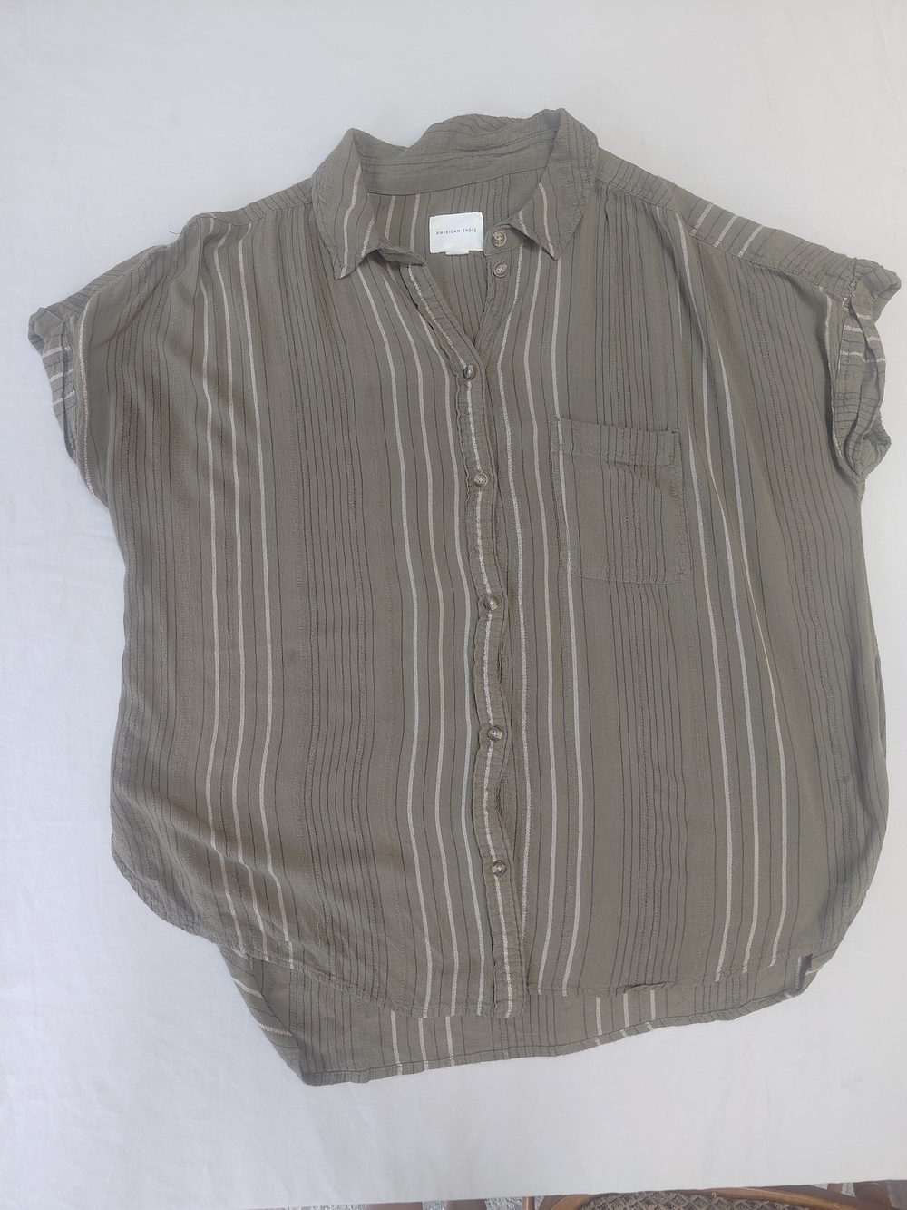 American Eagle Women's Cap Sleeved Stiped Collared Button Up Shirt Large